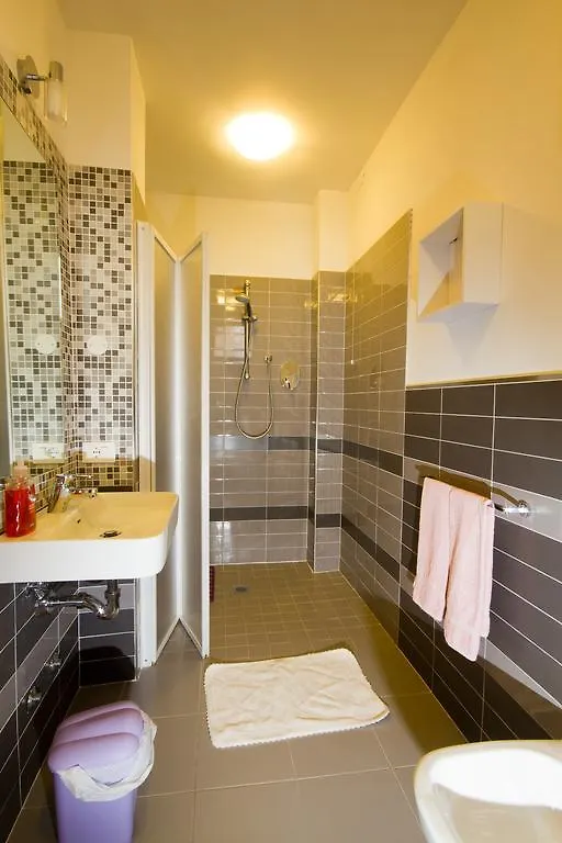 Hotel Mary Fleur Viserba Di Rimini 2*,  Italia