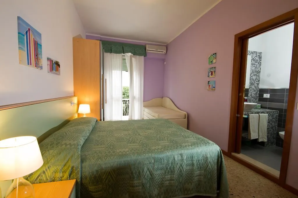 Hotel Mary Fleur Viserba Di Rimini 2*,  Italia